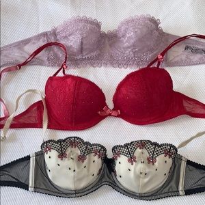 Bundle of Victoria’s Secret bras